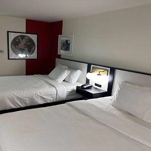 Queen Room Two Queen Beds Non-Smoking
